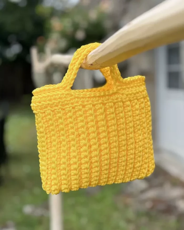 Pochette TAZA jaune